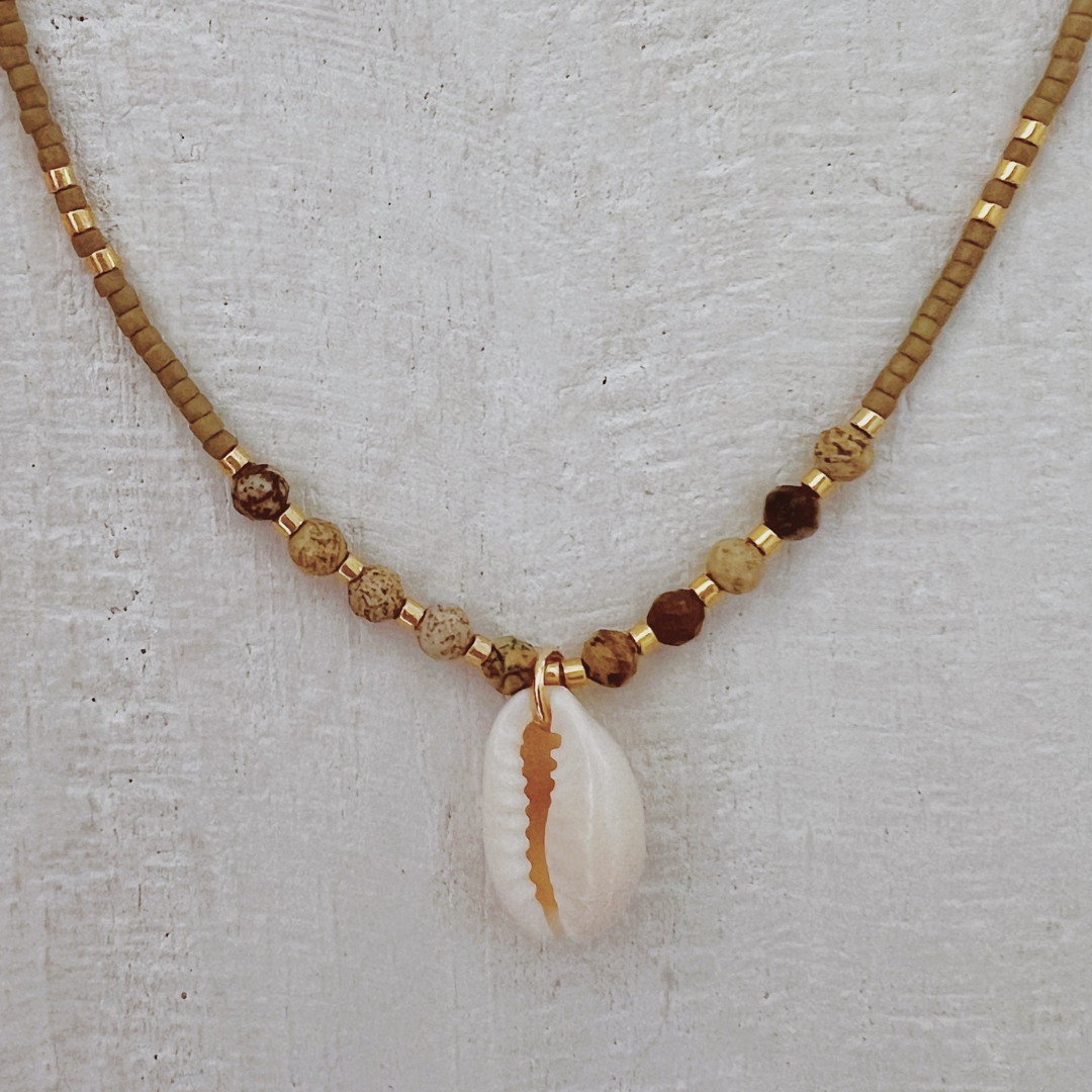 BOHO CHOKER ✿ COWRIE SHELL