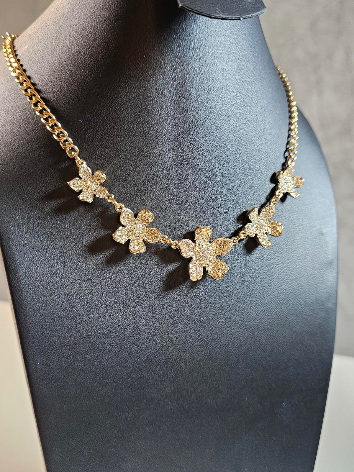Lilly Pulitzer Floral Necklace - Elegant Gold Floral Design