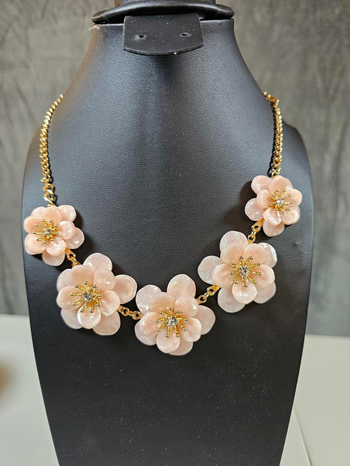 Elegant Lilly Pulitzer Floral Statement Necklace