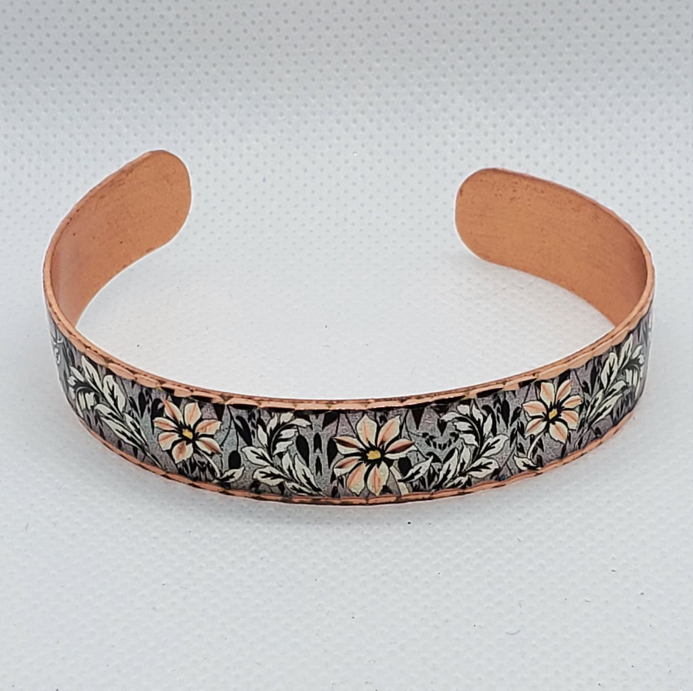 BR - FLORAL - Beautiful adjustable COPPER cuff bracelet.
