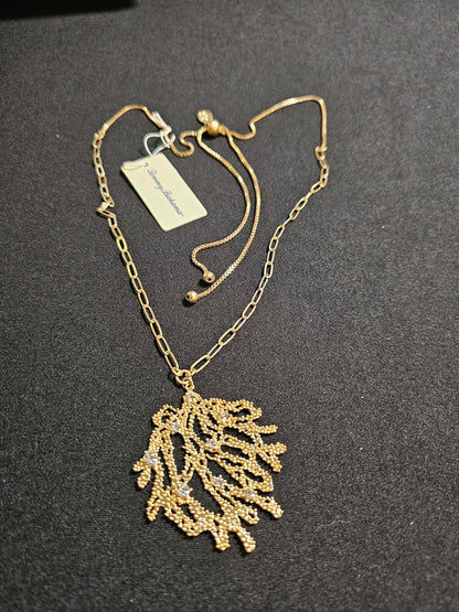 Elegant Gold Tone Coral Pendant Necklace