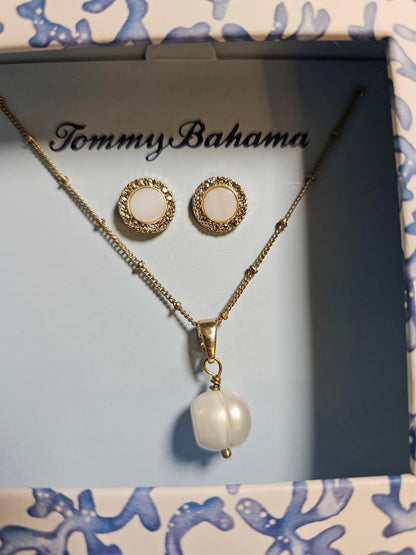 Tommy Bahama Pearl Necklace & Earring Set