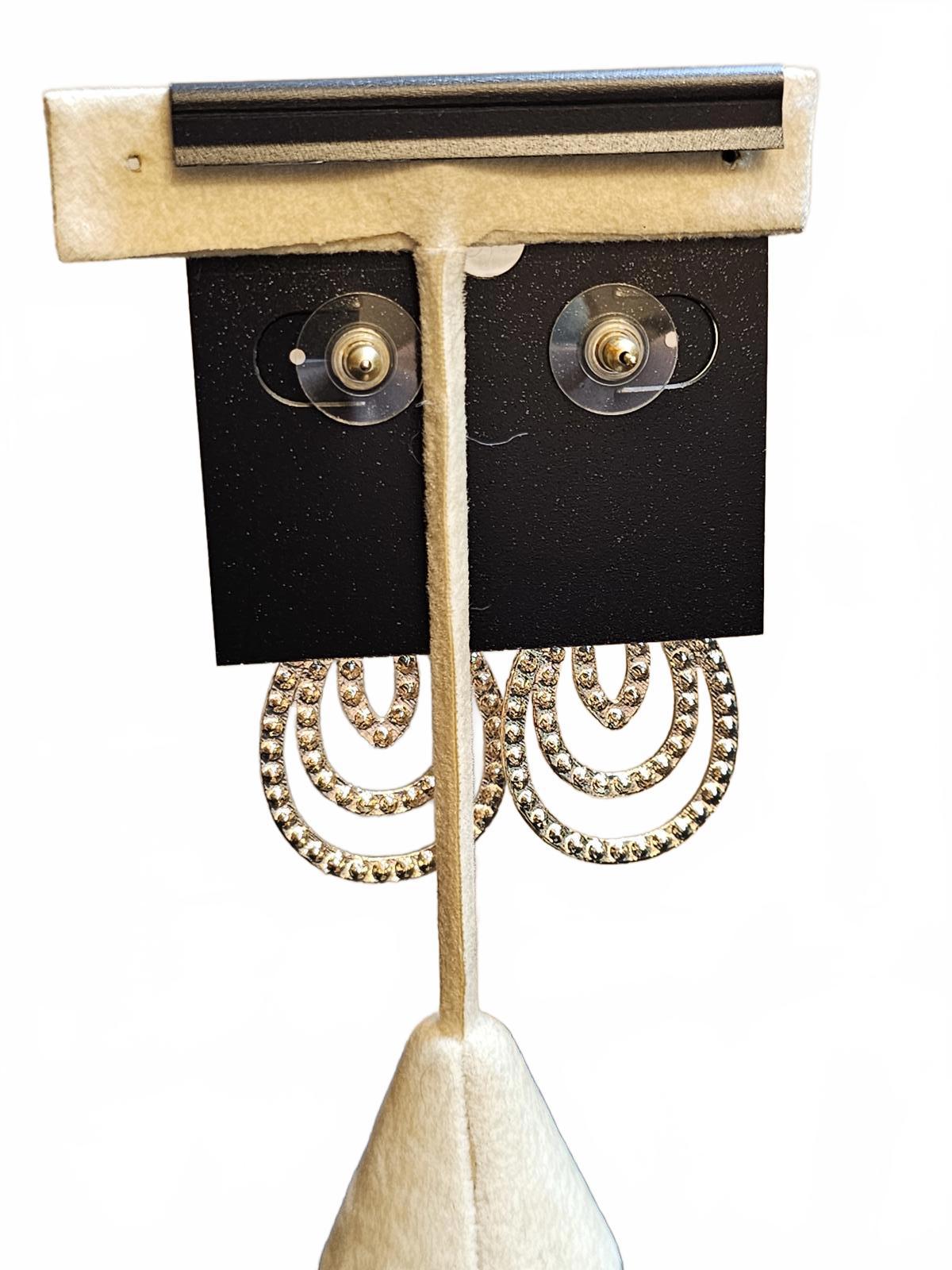 Elegant Teardrop Shimmer Earrings with Rhinestones