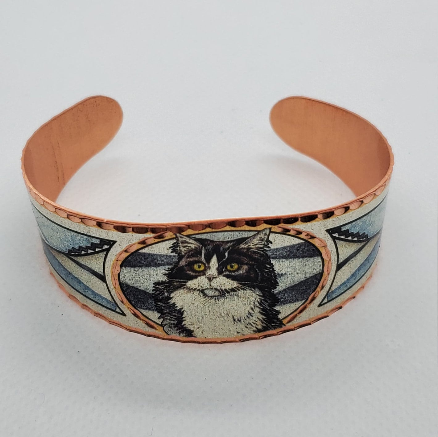 BR - Black and white cat - Beautiful adjustable COPPER cuff bracelet.