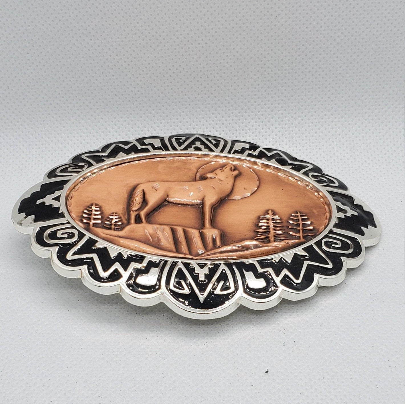 BB - Howling Wolf - Western Belt Buckle on Copper