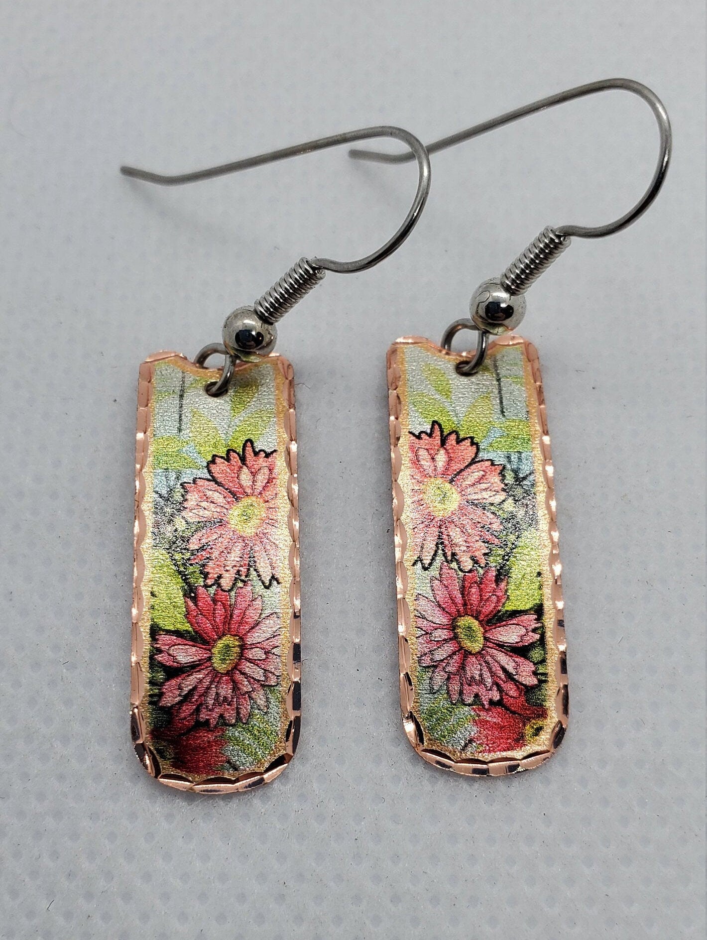 EA - Beautiful Flower COPPER earrings - Surgical Steel Hypo Allergenic Earwires.