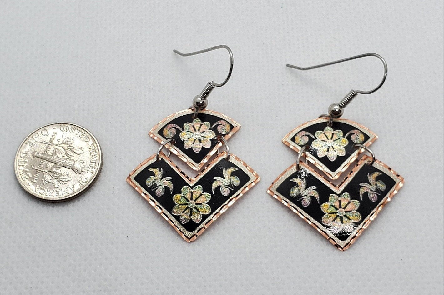 EA - Beautiful Flower COPPER earrings - Surgical Steel Hypo Allergenic Earwires.